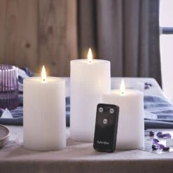 3 Bougies Piliers TruGlow® Blanches à LED Avec Télécommande 11 3 Bougies Piliers TruGlow® Blanches à LED Avec Télécommande -Light4fun Boutique CA22019RC 1 3 bougies piliers truglow blanches a led avec telecommande