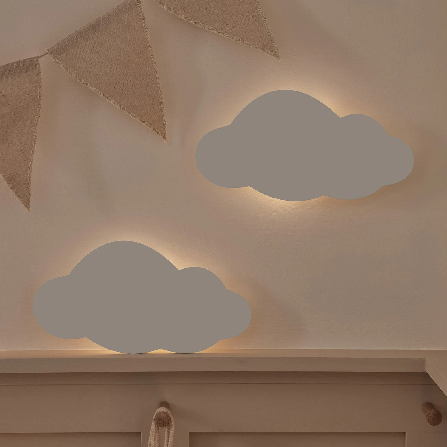 Light4fun Boutique -Light4fun Boutique LL24004 2 appliques murales rechargeables silhouette nuage avec telecommande 3